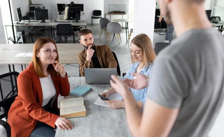 Как проходят корпоративные занятия английским в школе Speak Well